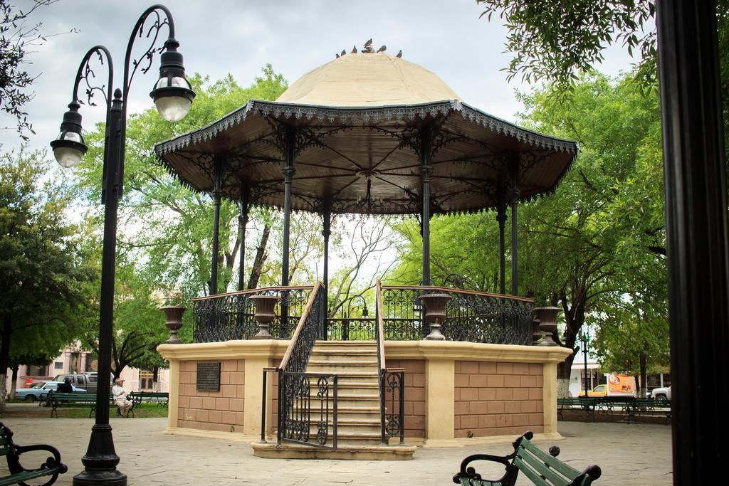 ホテルGuidi Linares エクステリア 写真