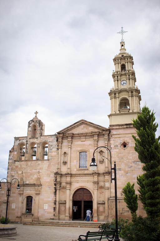 ホテルGuidi Linares エクステリア 写真