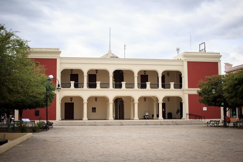 ホテルGuidi Linares エクステリア 写真