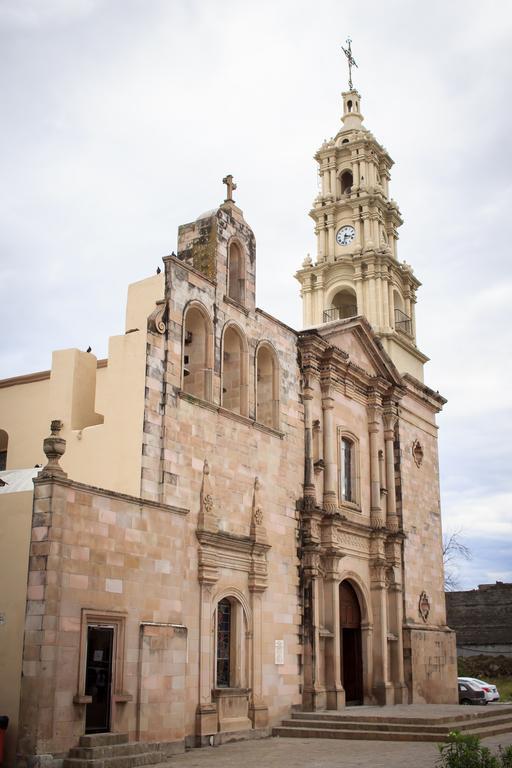 ホテルGuidi Linares エクステリア 写真